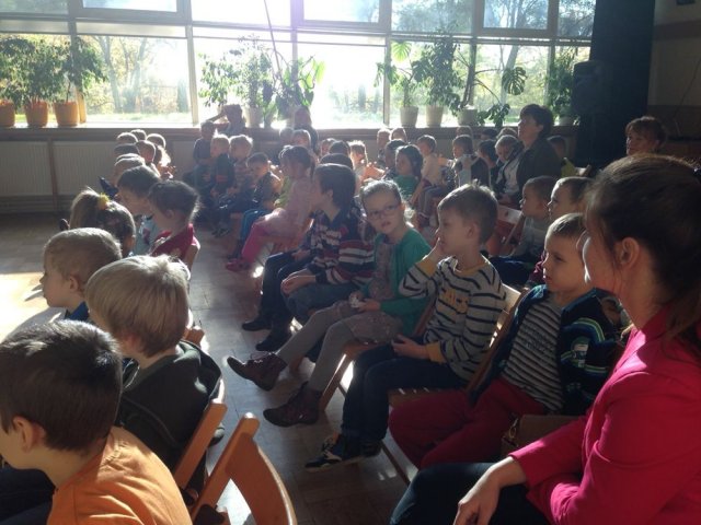 NIE BOJĘ SIĘ MUZYKI - koncert muzyki klasycznej w MDK 2 dla szkół i przedszkoli, 5.11.2014 r. Prowadzenie: Fundacja Fabryka Sztuki. http://www.niebojesiemuzyki.pl/